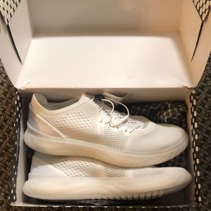 NWT PureBOOST TRAINER sneaker by Stella McCartney